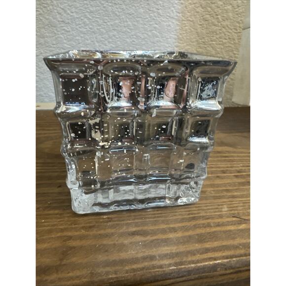 Diamond Star 57057 4x 4 x 4 in. Square Glass Candle Holder Silver - Picture 2 of 5